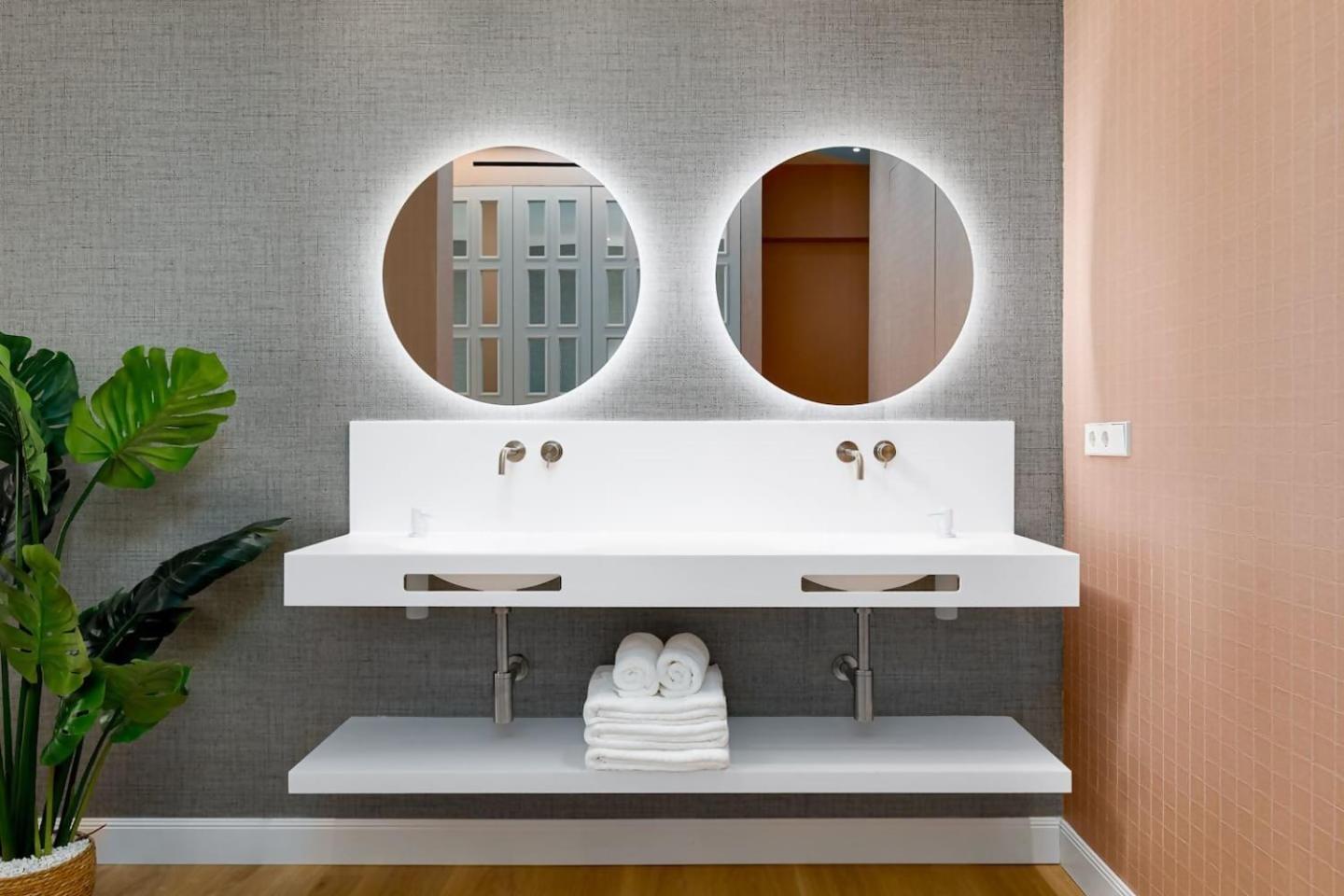 Mondrian New Ac Design Lovers Near La Concha San Sebastian Exterior photo